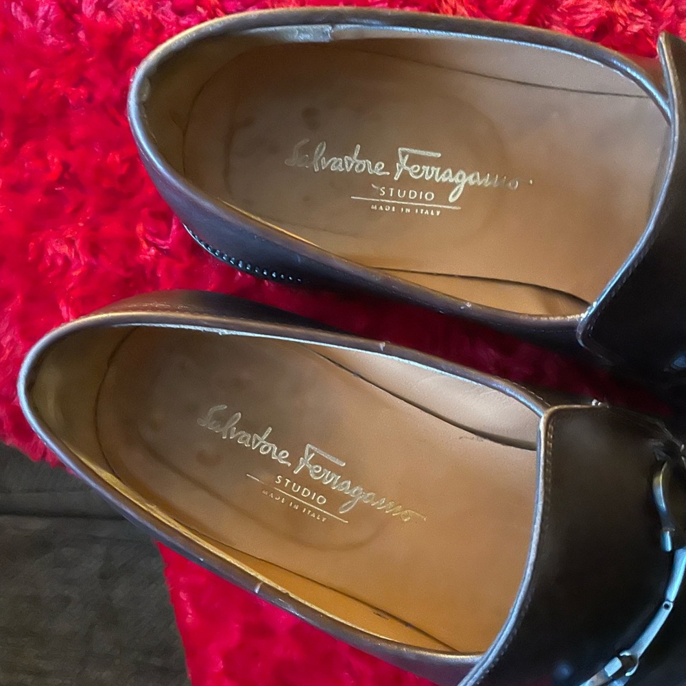 Salvador Ferragamo studio size 10